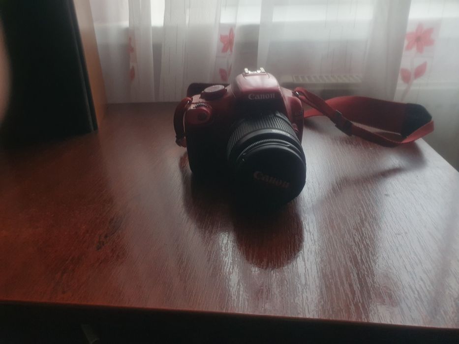 Фотоапарат Canon 1100D