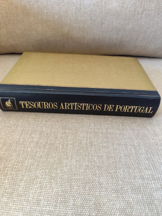 Livro Tesouros artísticos de Portugal