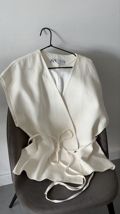 Лляний жилет Zara