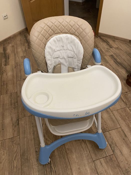 Крісло для годування.