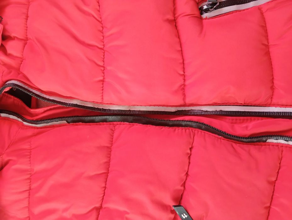 Отдам куртку на девочку 98 см