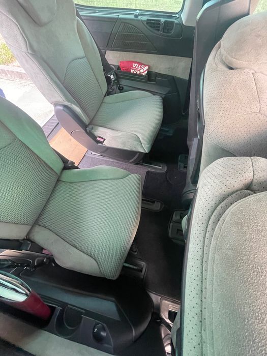 Carrinha Peugeot 807 2.2 HDI NAVTEQ - 7 lugares