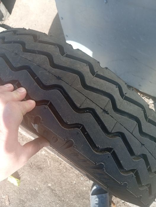 Шины 8-25-15 в наличии два колеса