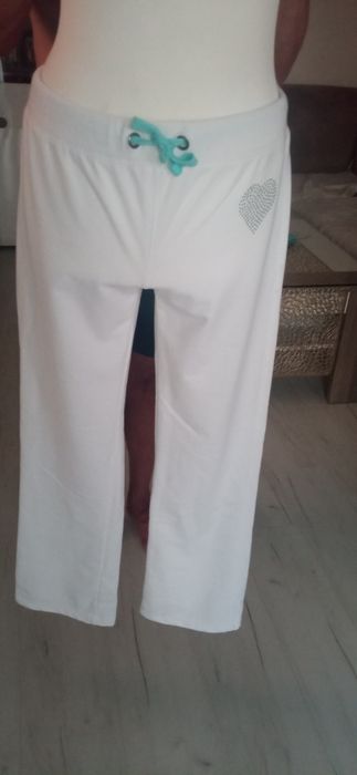 Spodnie dresowe XL z aplikacjami