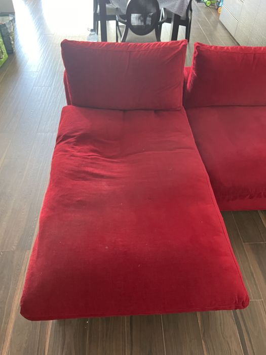 Sofá com chaise longe