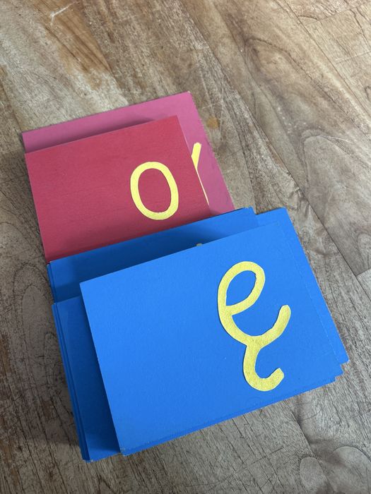 Szorstki Alfabet montessori