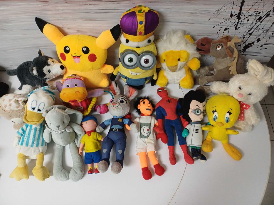 Peluches vários 16 unidades