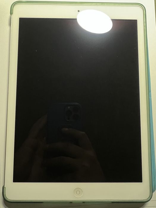 iPad Air A1474 (9.7", Wi-Fi) – у хорошому стані