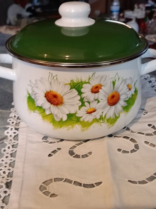 Емальована кастрюля нова 3,5 л