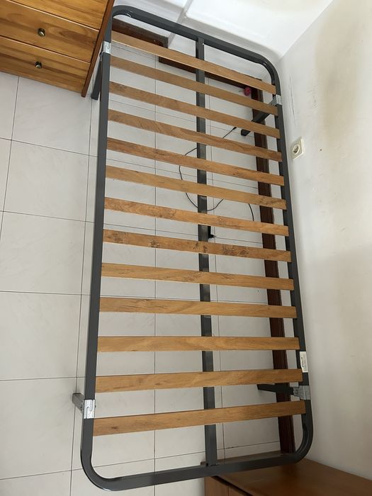 Estrato  de cama de solteiro