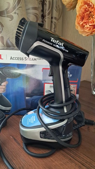 Відпарювач Tefal ACCESS STEAM FORCE DT8270E1