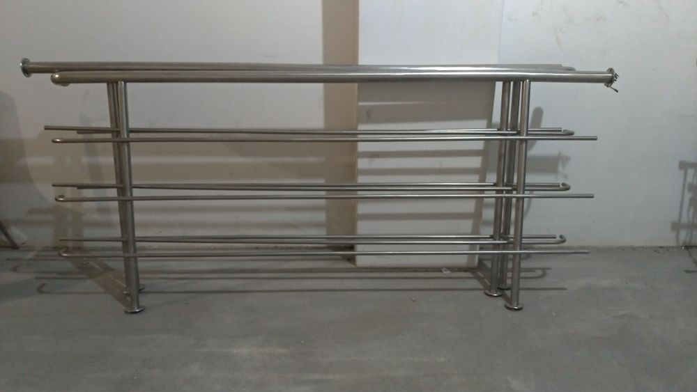 Corrimão em inox escovado para interior.