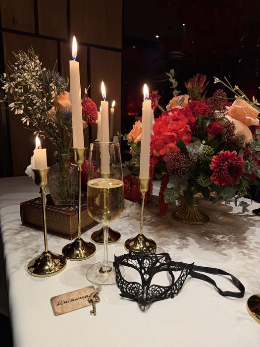 Металеві підсвічники