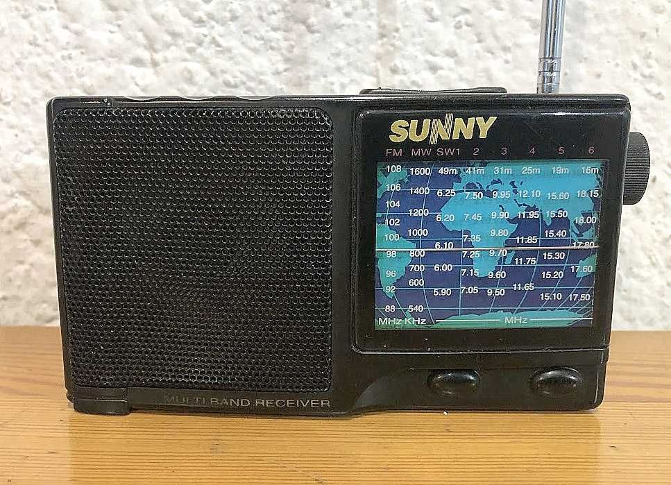 Małe tranzystorowe radio SUNNY