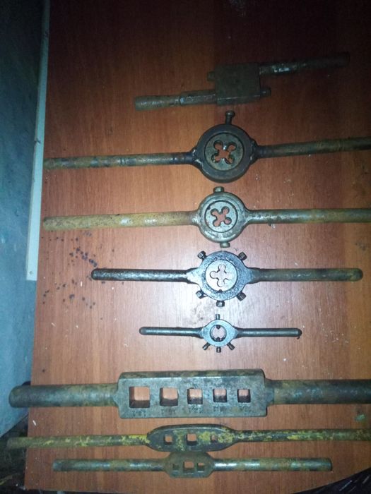 Плашко держатель,и метчико держатель