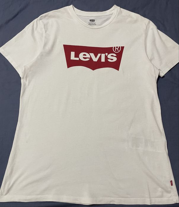 Футболка Levi’s , белая: 250 грн. - Футболки Новомосковськ на Olx