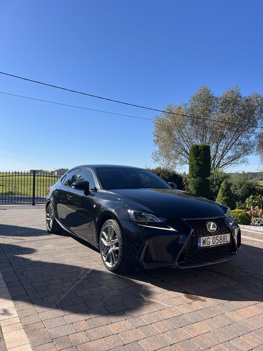 Lexus IS