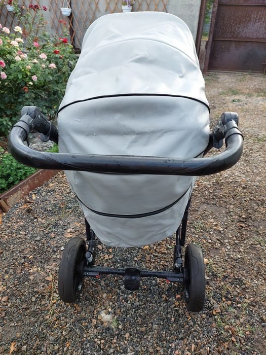 Коляска прогулочна