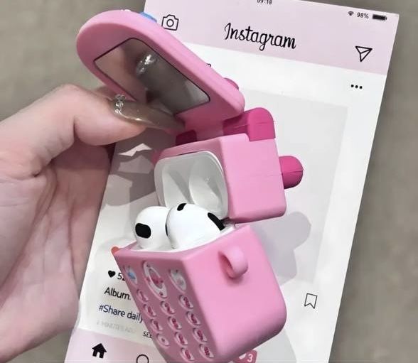 Чохол для навушників Apple AirPods 4