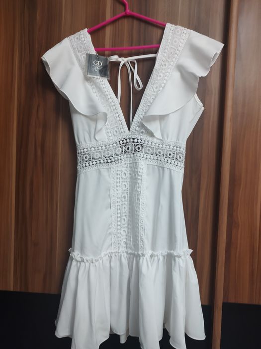 Koronkowa sukienka Golden Days Paris, odkryte plecy