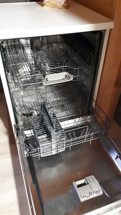 Окремостояча посудомийна машина Siemens