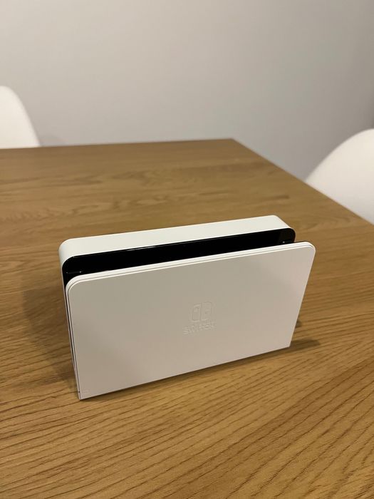 Consola Nintendo Switch Oled Branco + Jogo Super Mario Bros Wonder