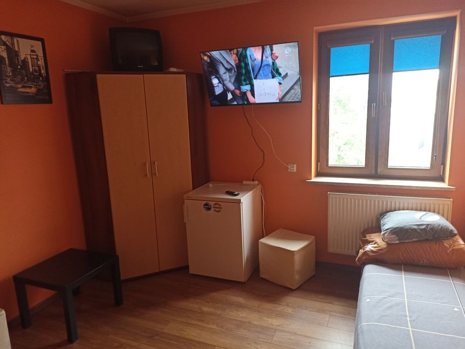 Pokoje, kwatery, parking