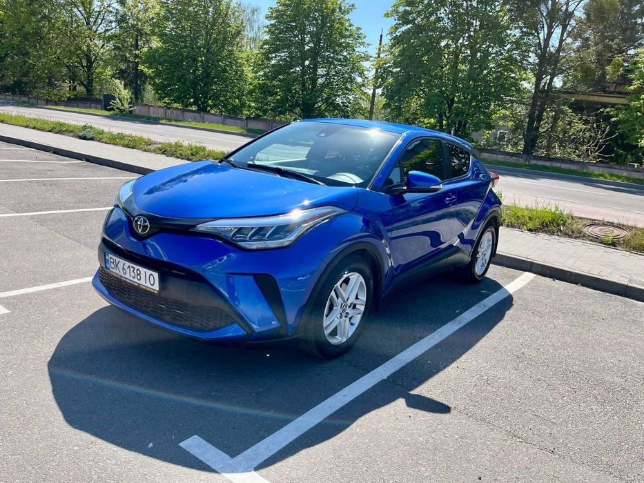 Продам авто Toyota CH-R