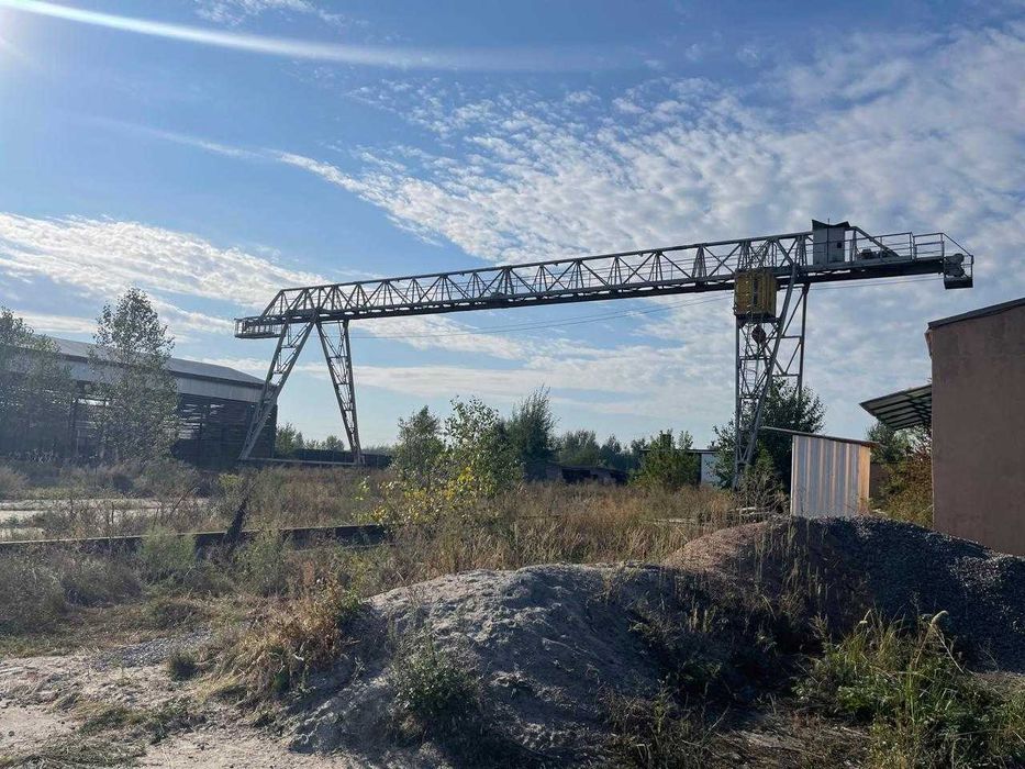Нерухомість під склади або виробництво в 40 км від Києва