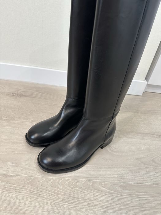 Шкіряні чоботи Zara 37 38 р. чорні  чоботи труби zara жокейки zara