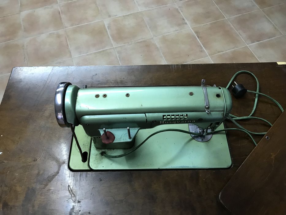 Maquina de costura antiga