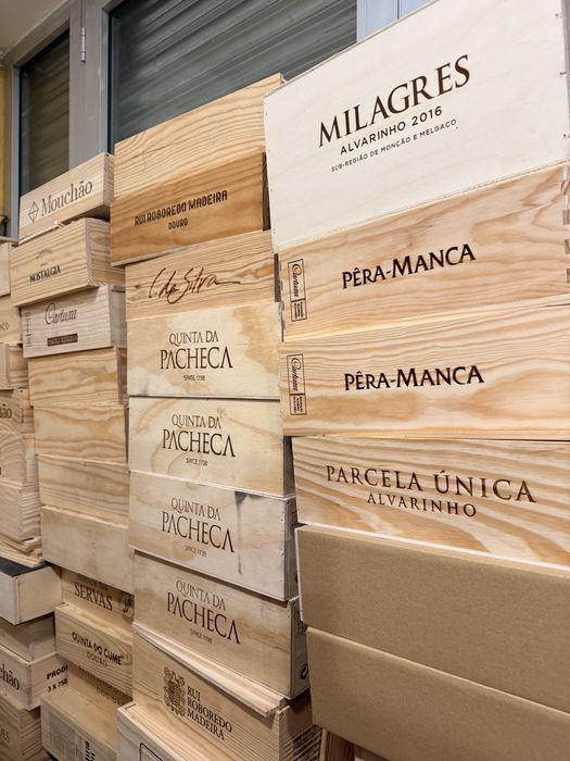 Caixas de vinho em madeira