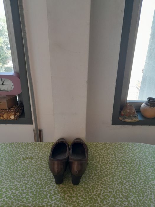 Vendo Sapatos de Senhora SEASIDE muito bonitos como novos
