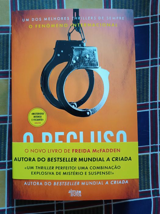 O novo livro de FREIDA McFADDEN o RECLUSO