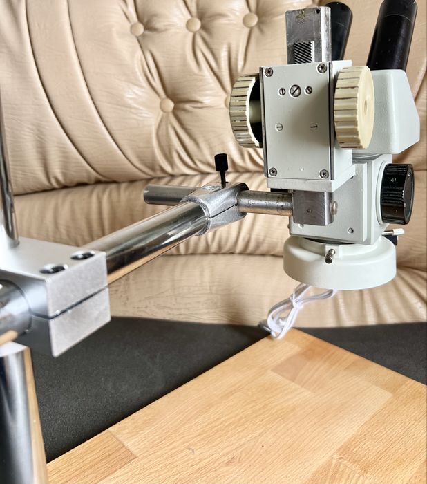 Мікроскоп МБС зі зручним підйомнником на універсальному штативі F-150