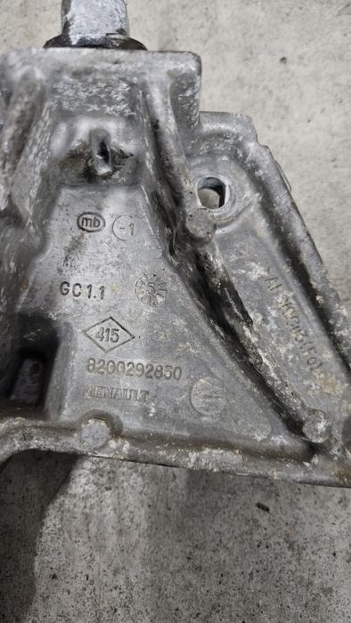 Łapa skrzyni Biegów Renault 8200.292.850
