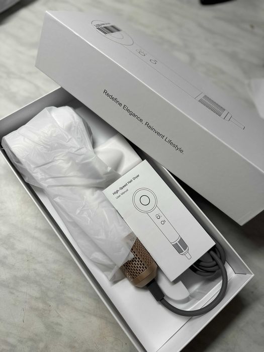 Suszarka JONIZUJĄCA 1600W Szybka, Lekka i Podróżna, Perłowa Biała