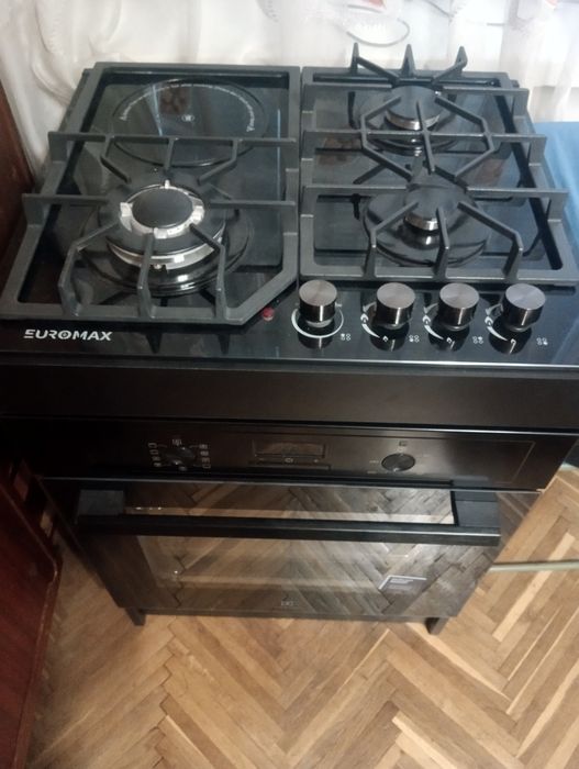 Газова плита 60 на 60 нова