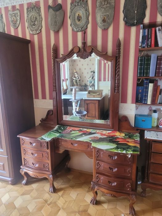 Toaletka rzeźbiona stylowa retro lustro