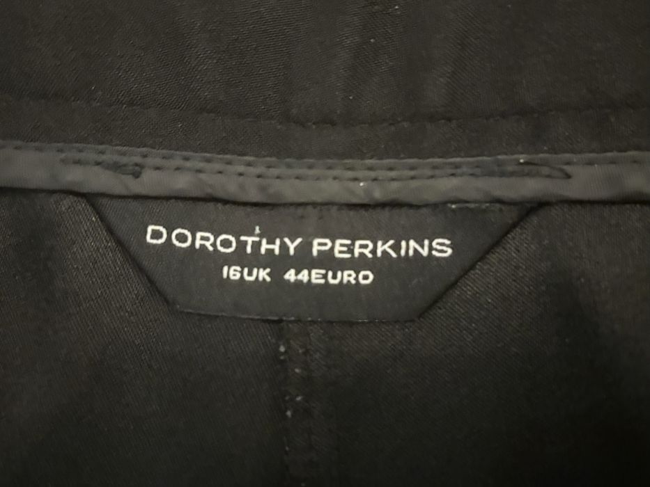 Czarne spodnie w kant Dorothy Perkins 44/XXL