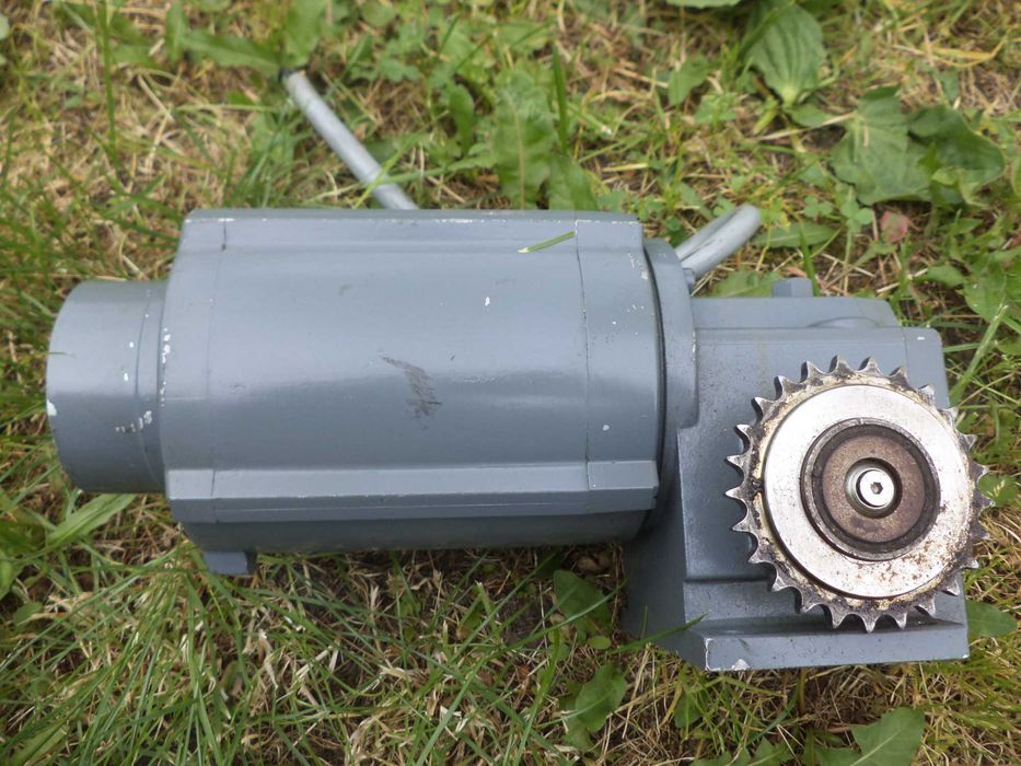 Motoreduktor 118obr/min 0,1kW 400V 3fazy przekładnia z enkoderem