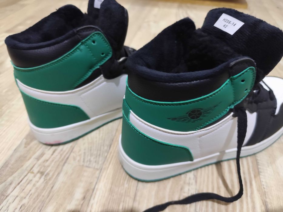 Кроссовки зимние