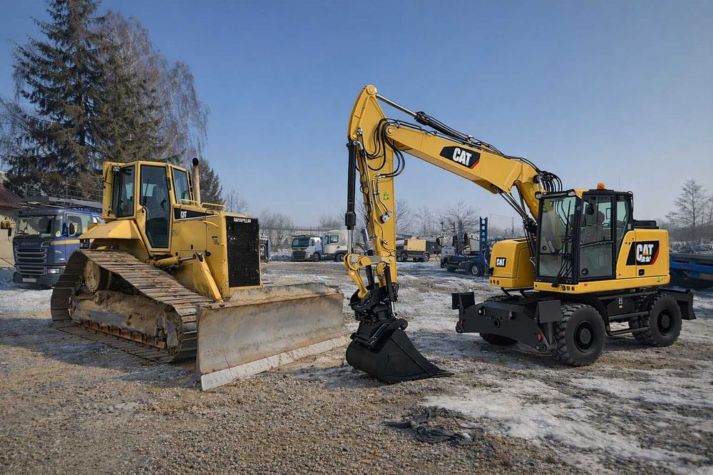 ROBOTY ZIEMNE • Koparka / Spychacz • Transport