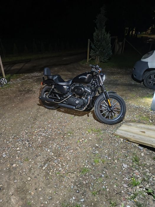 Harley-Davidson sportster iron 883