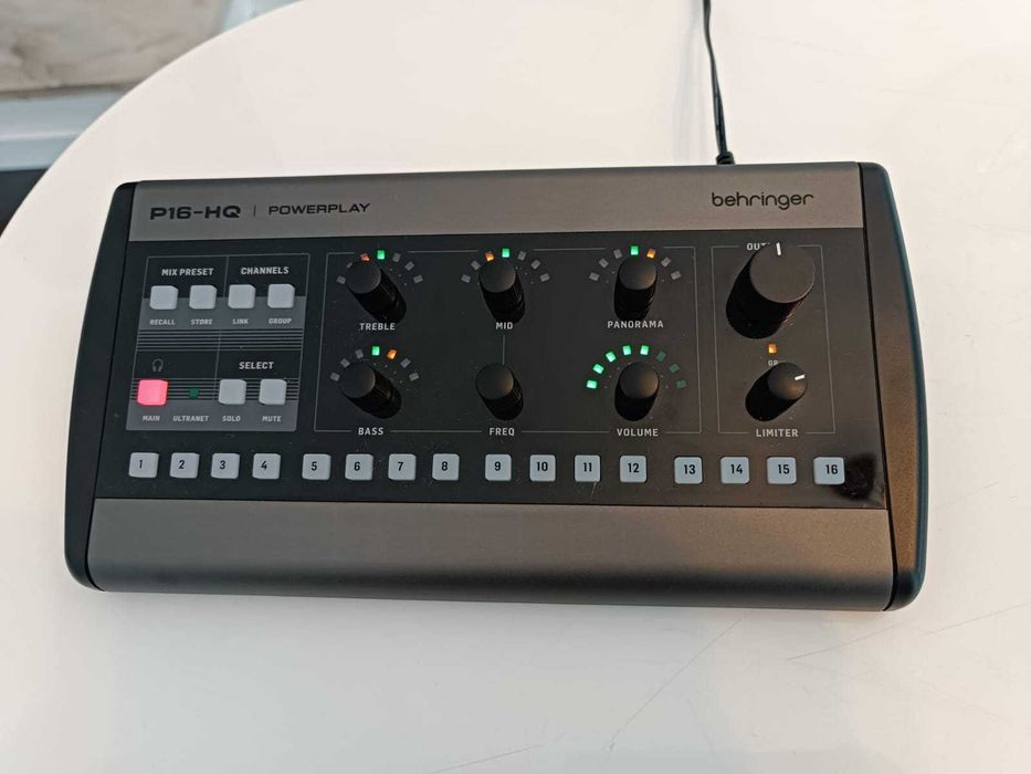 Behringer P16-Hq