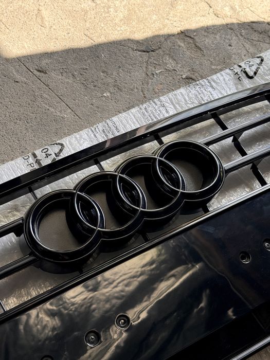 Решітка радіатора Audi A6 C7