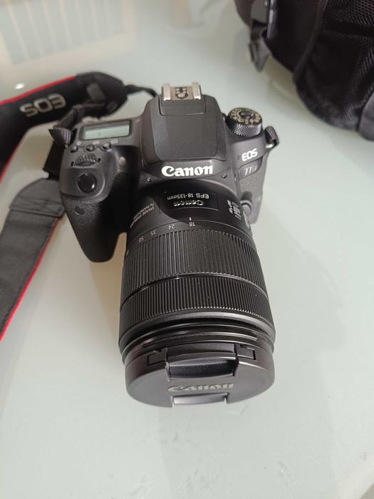 Canon EOS 77D+Canon EF-S 18-135mm