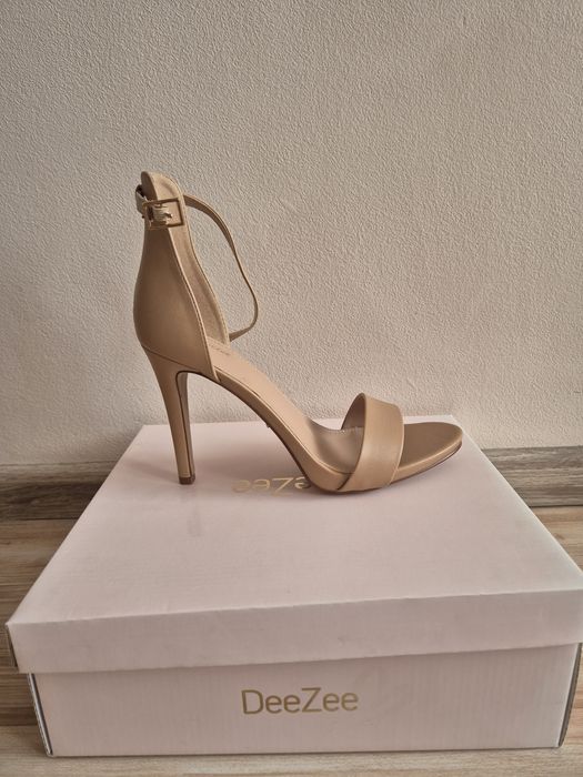 Buty sandałki na szpilce