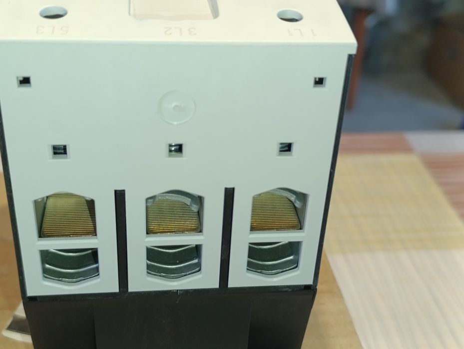Koнтактop DILM95-10 95A 230B Eaton (Moeller)