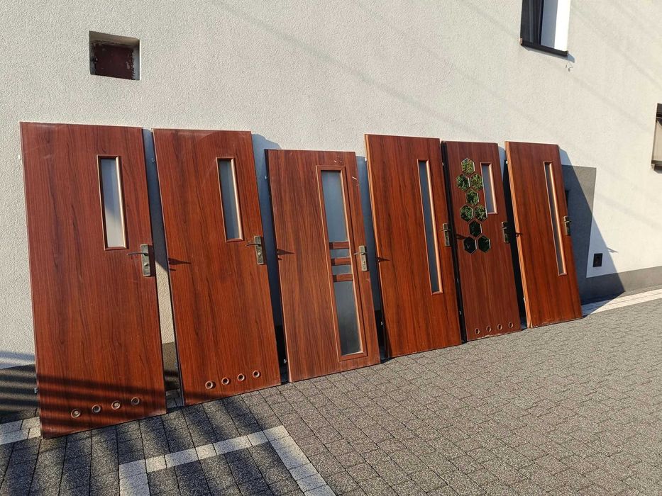 Drzwi wewnętrzne 3x80 prawe, 3x70 prawe orzech